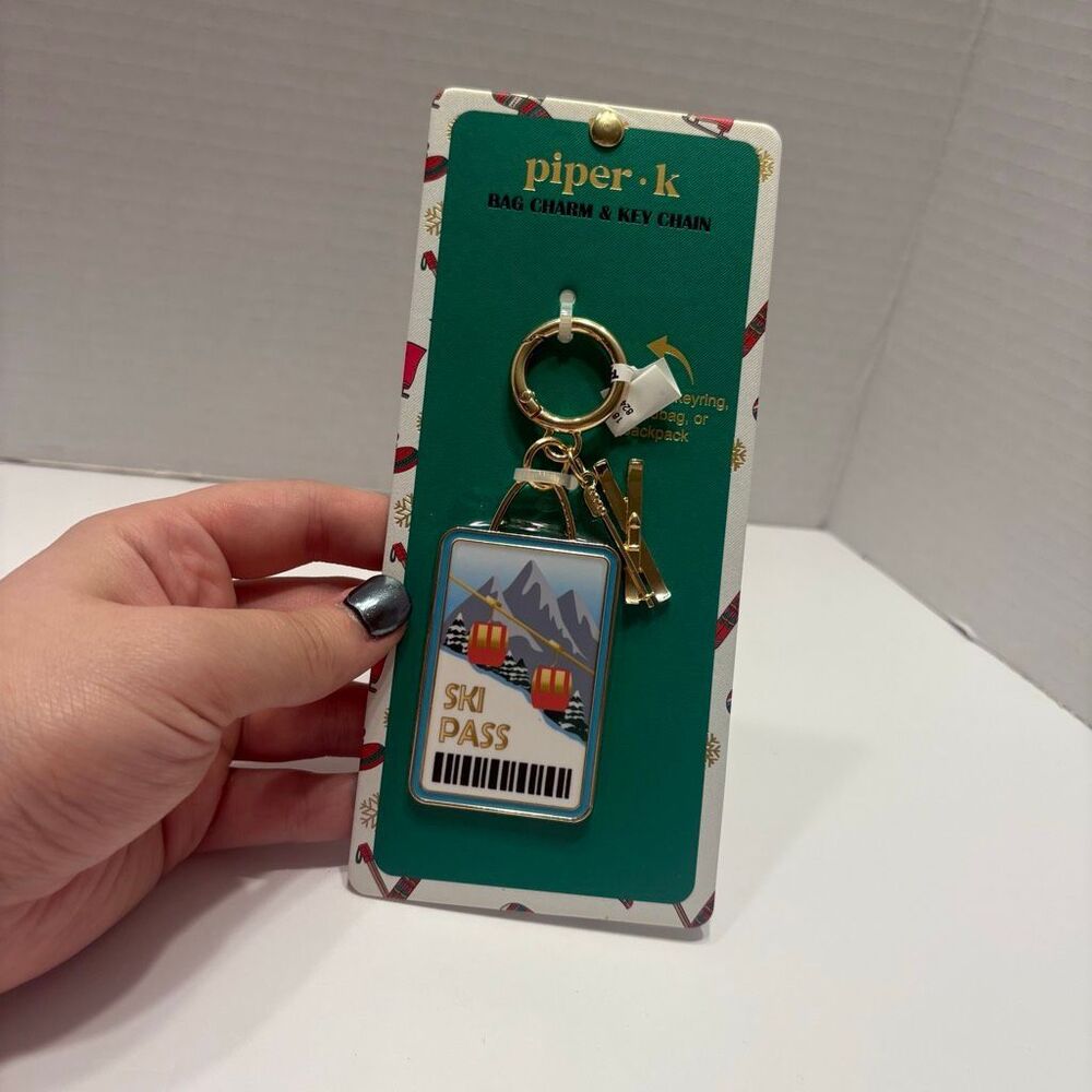 Piper K Gold Tone Ski Pass with Pair of Skis Gondola NWT Bag Charm Keychain